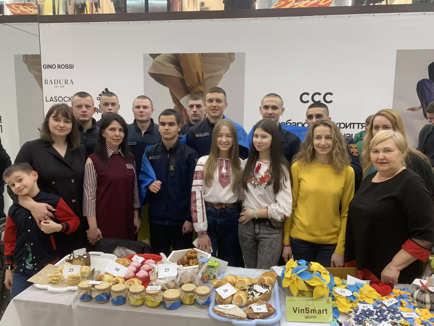 Вінницькі курсанти-рятувальники взяли участь у благодійній акції на підтримку ЗСУ
