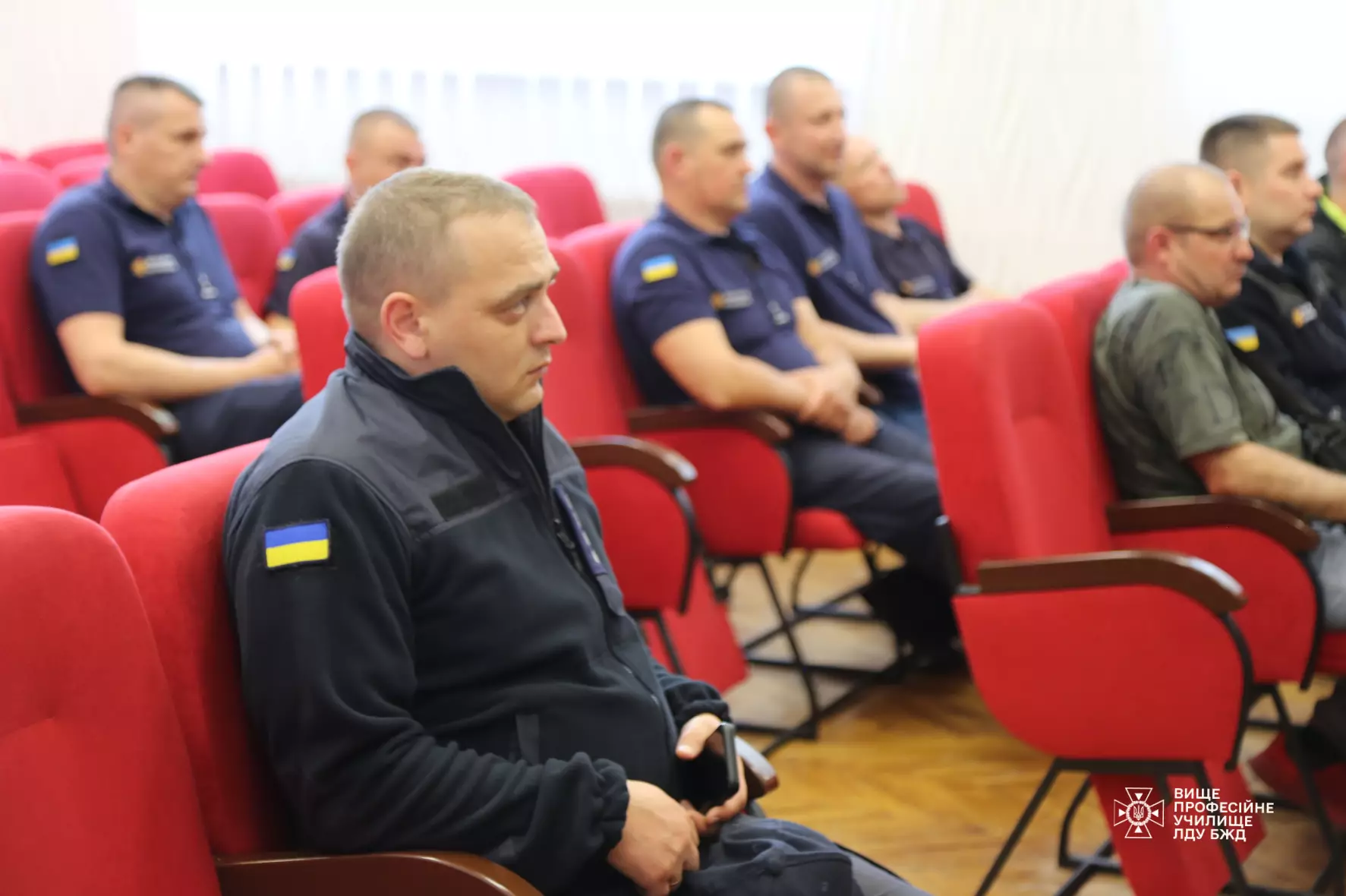 Водії слухають лекцію